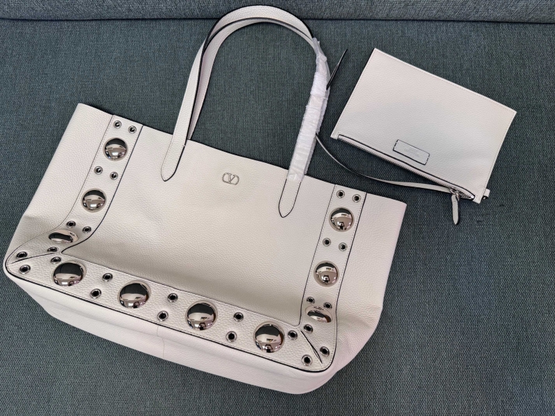 Va1e*ntin0 shopping bag